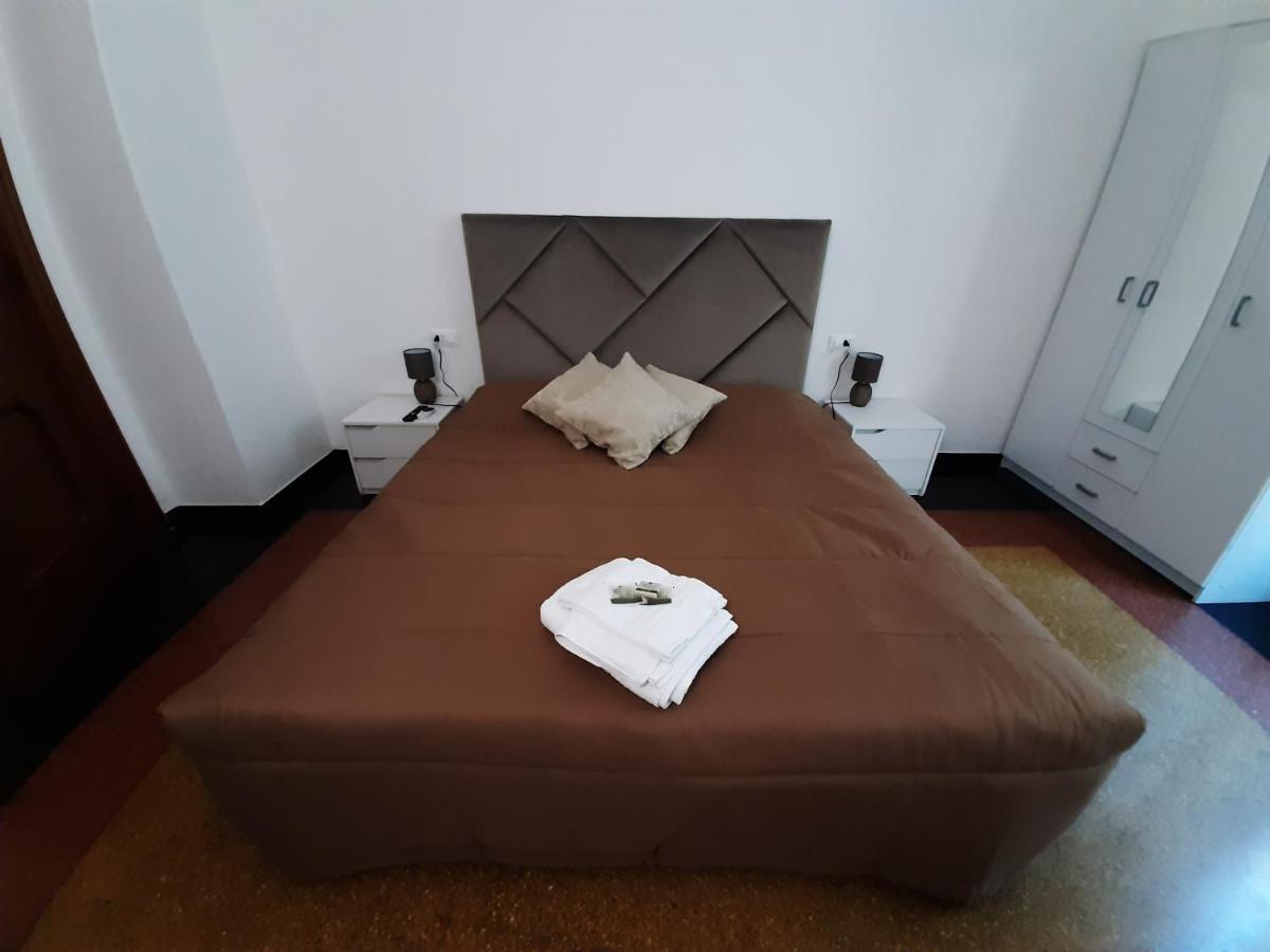 La Lanterna Di Angelo Hotel Genoa Luaran gambar