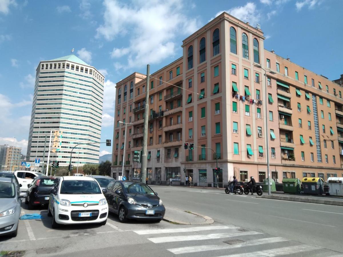 La Lanterna Di Angelo Hotel Genoa Luaran gambar